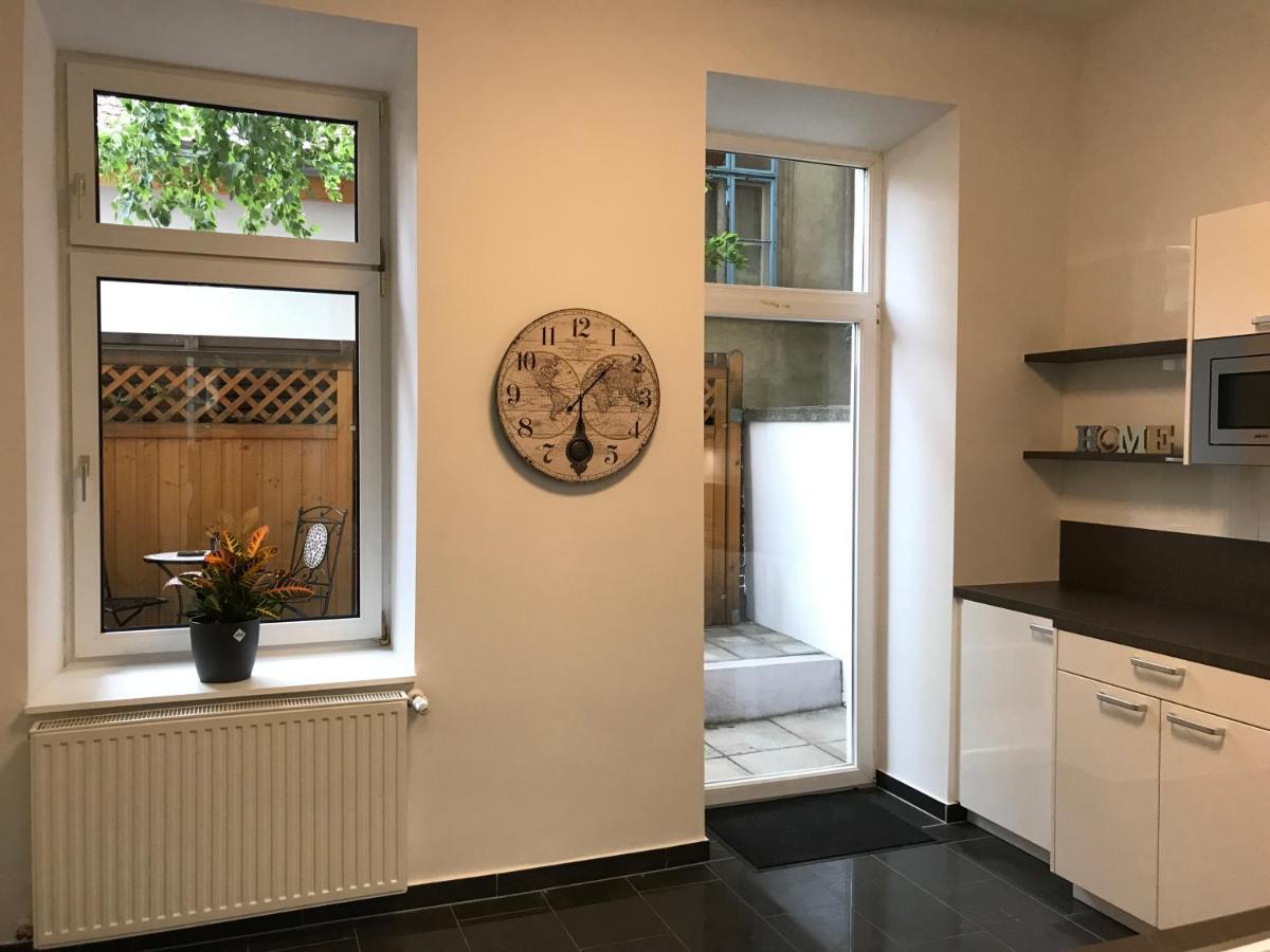וינה Apartments Near Schoenbrunn Palace מראה חיצוני תמונה